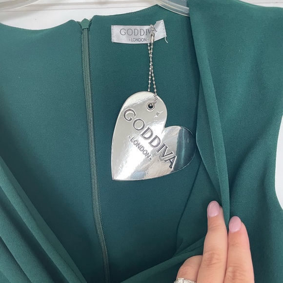 Goddiva London Emerald Green V Neck Sleeveless Side Slit Dress - Picture 2 of 5